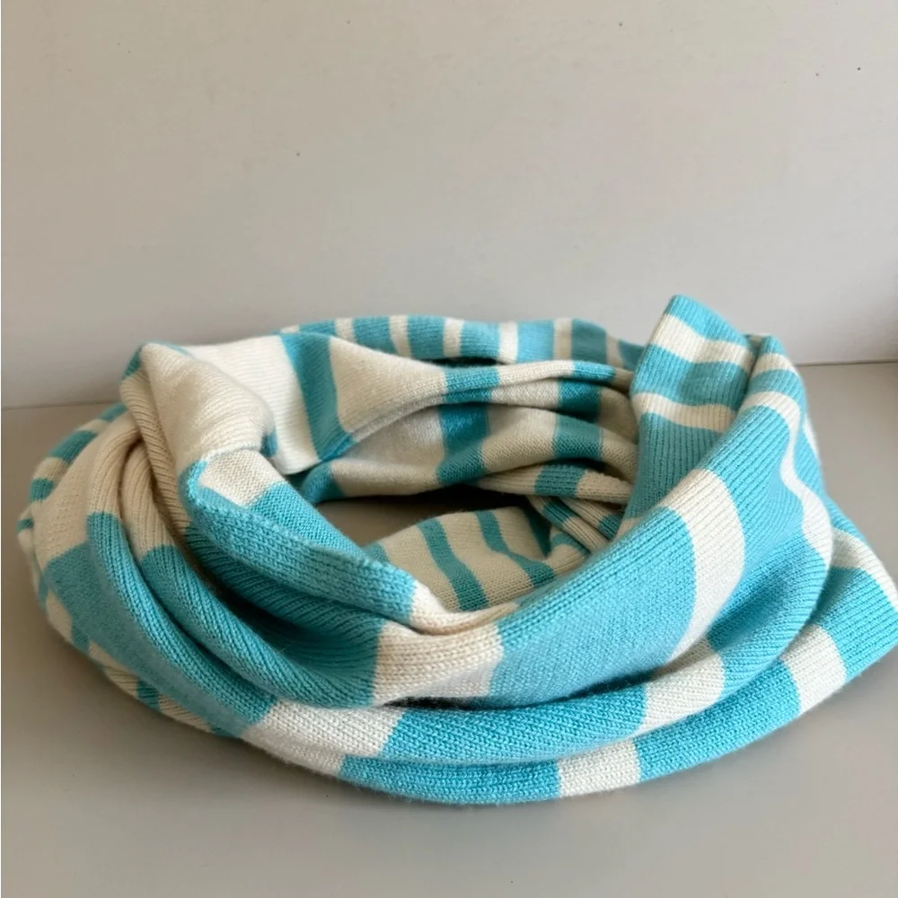 Kate Spade Fall In Line Infinity Scarf 100%‎ Wool Blue & Cream NWOT
